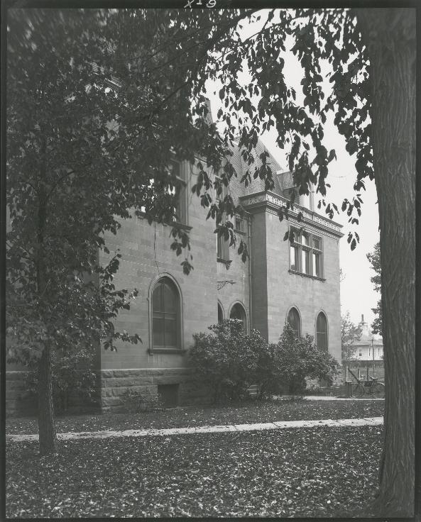 chemistry-building-1897-to-1921