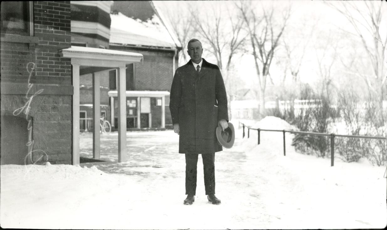 earl-douglass-1919-2