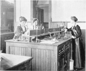 Student in lab 1914