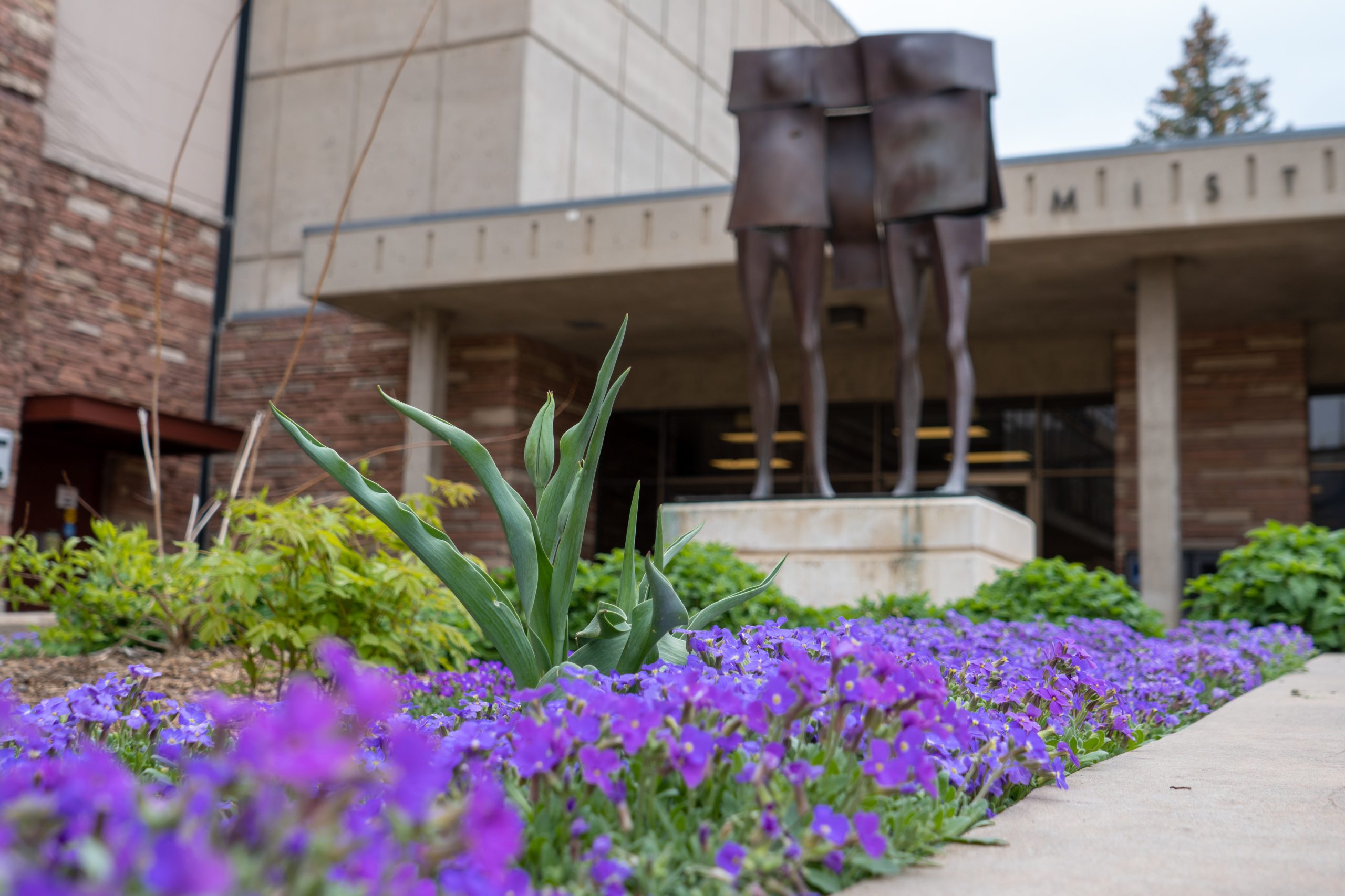 Photo of outside Chemistry Building in spring